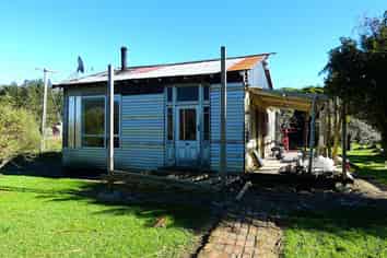 9 Halcyon Street, Seddonville