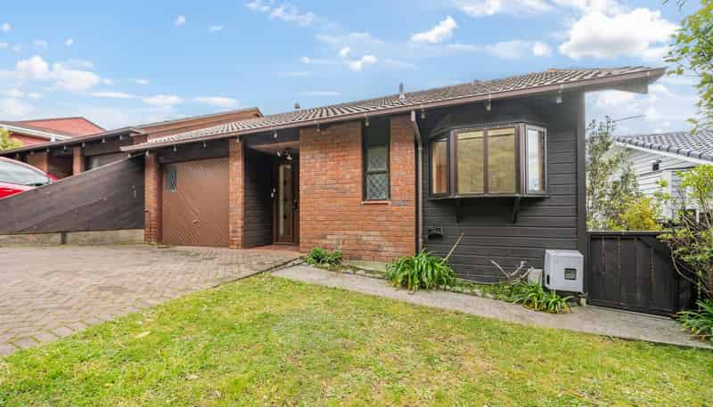 16A Parklands Drive, Karori