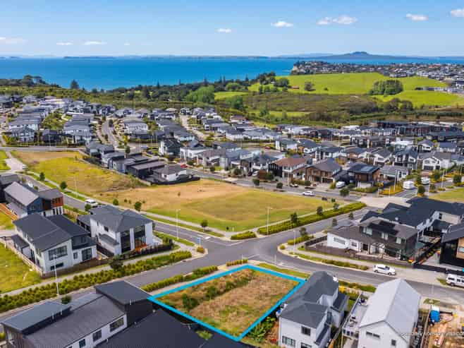2 Pakirikiri Street, Long Bay