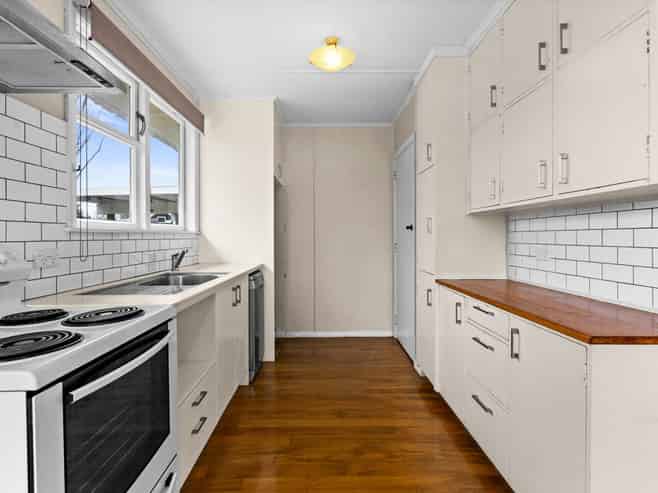 15 Tasman Street, Havelock North