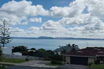 57 Pacific Parade, Army Bay