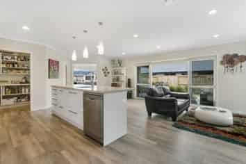 12 Nolan Place, Katikati