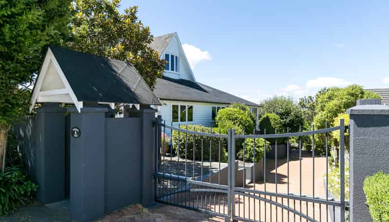 8 Robieson Lane, Roseneath