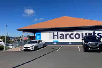Prime space in Hillcrest shopping centre