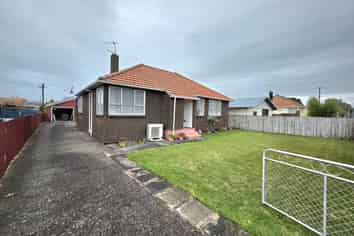 16 Nelson Street, Waitara