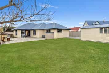 17 Larch Crescent, Alexandra