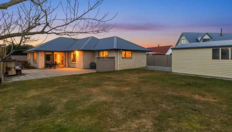 17 Larch Crescent, Alexandra