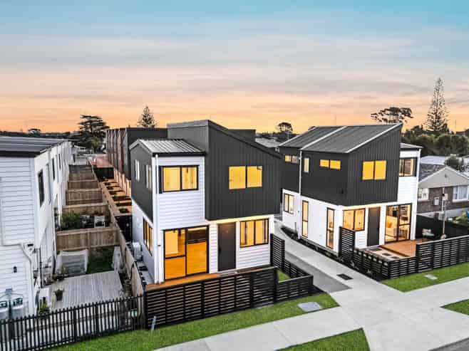  4/71 Cardiff Road, Pakuranga Heights