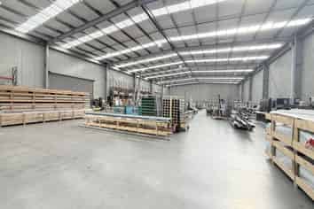 High Stud Warehouse with Canopy | 2,200 m2