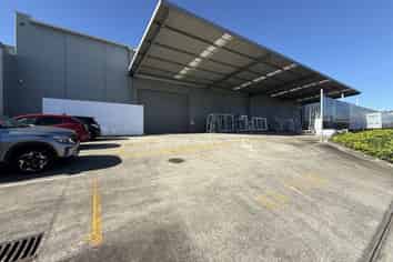High Stud Warehouse with Canopy | 2,200 m2