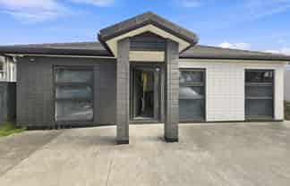 64A Christmas Road, Manurewa