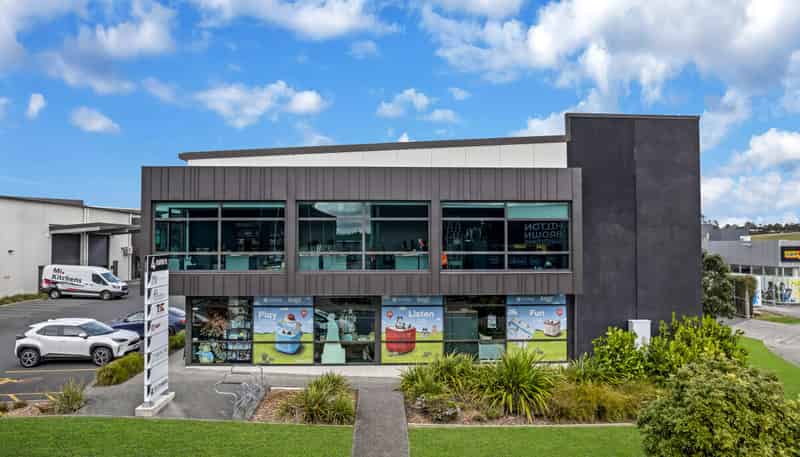 8/4 Rawiri Place, Hobsonville
