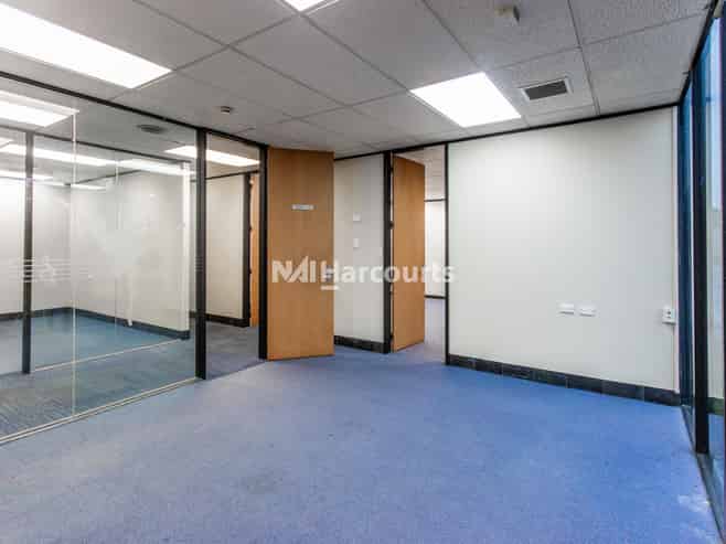 Expansive Browns Bay Opportunity