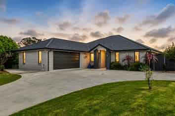 13 Pamela Christine Road, Patumahoe