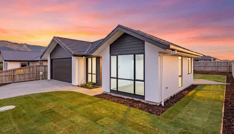 62 Woodley Road, Richmond