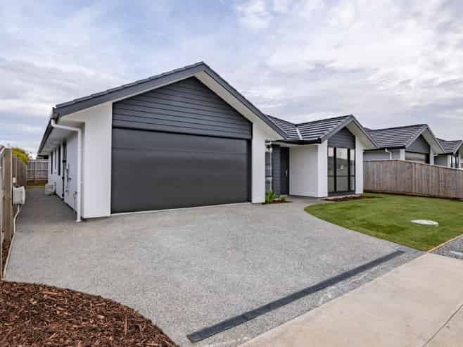 62 Woodley Road, Richmond