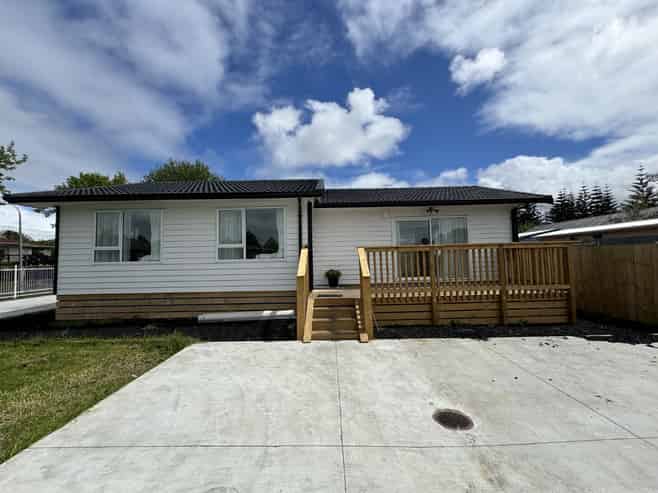 66 Diorella Drive, Clover Park