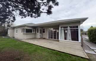 9 Gibson Drive, Hornby