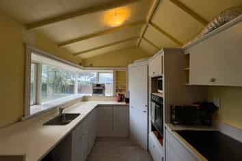 9 Gibson Drive, Hornby