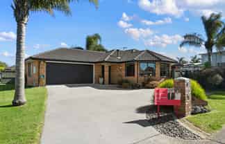 35 Stoneleigh Drive, Chartwell