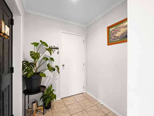 35 Stoneleigh Drive, Chartwell