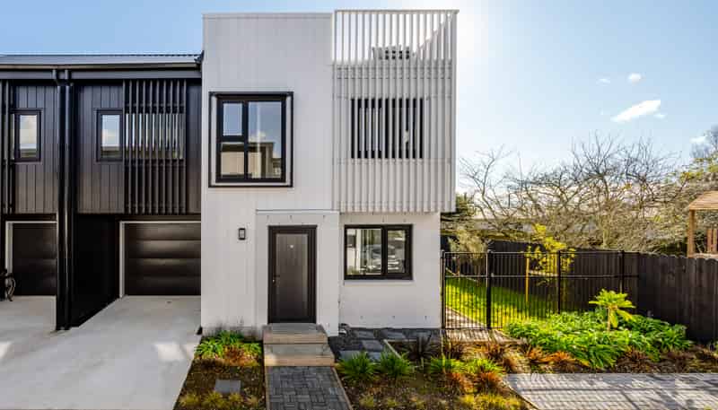 11 Kaaramuramu Lane, Mangere Bridge