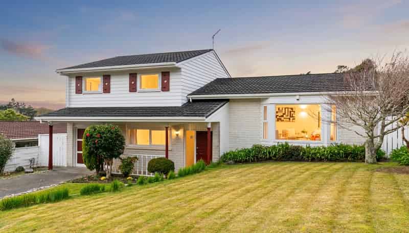 9 Caesars Place, Churton Park