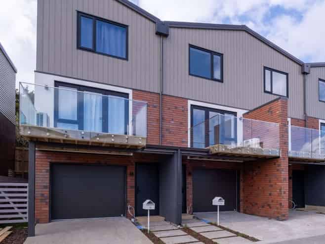 28 Te Puketoka Lane, Mangere