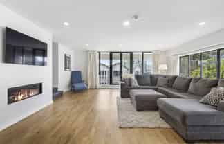 12/28 Hobson Street, Thorndon