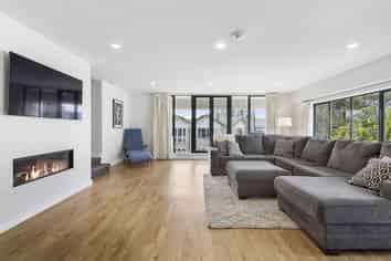 12/28 Hobson Street, Thorndon