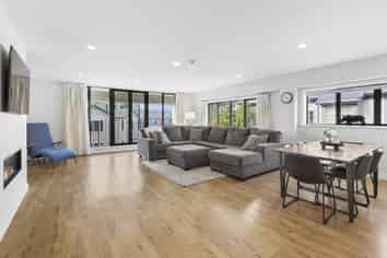 12/28 Hobson Street, Thorndon