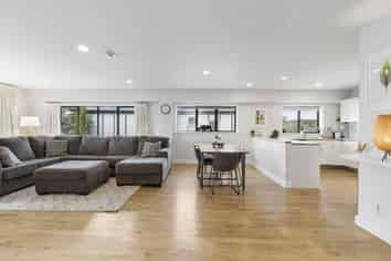 12/28 Hobson Street, Thorndon