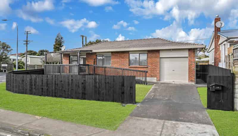 2/60 Flanshaw Road, Te Atatu South