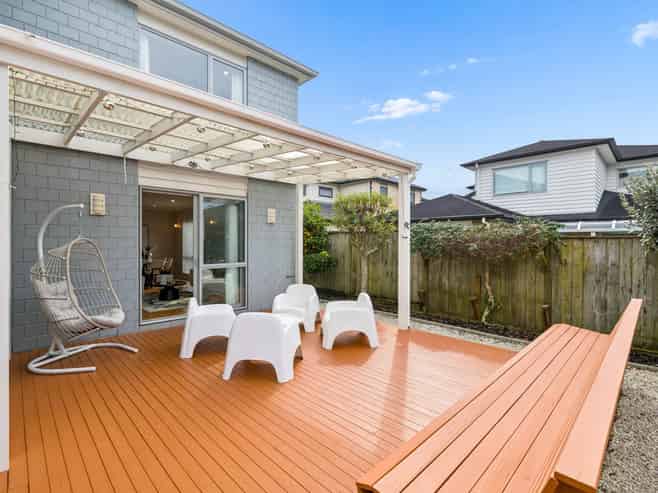 4 Sunglade Grove, Flat Bush