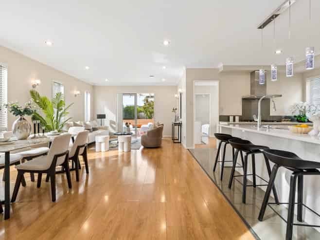4 Sunglade Grove, Flat Bush