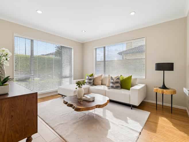 4 Sunglade Grove, Flat Bush
