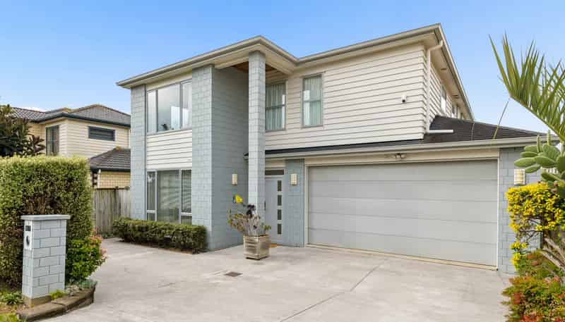 4 Sunglade Grove, Flat Bush