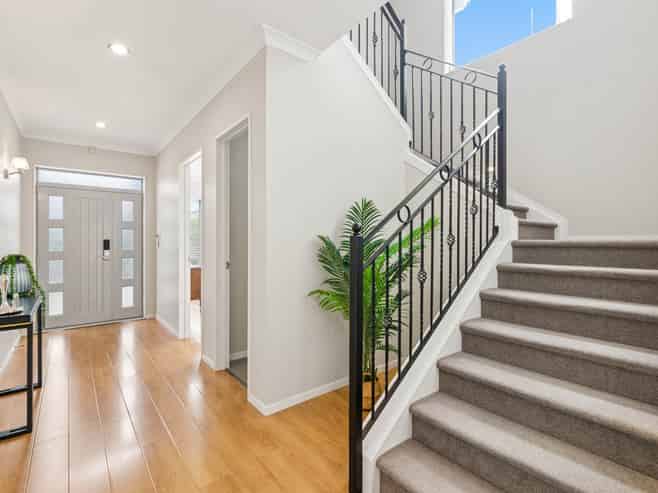 4 Sunglade Grove, Flat Bush