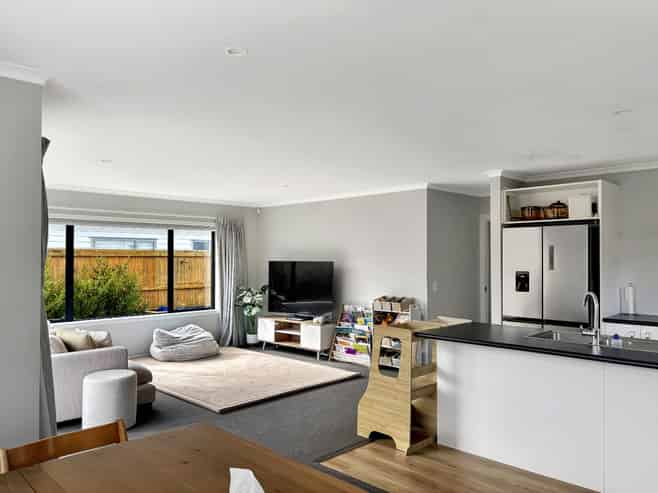 4 Grovedale Square, Wainuiomata