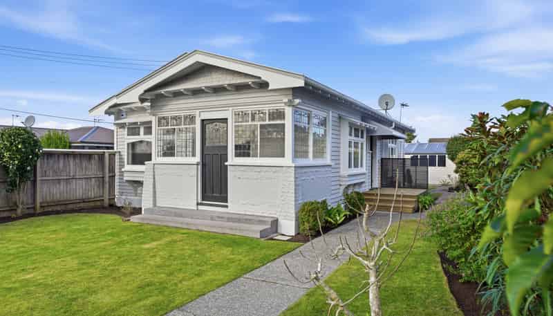 34 Poulton Avenue, Richmond