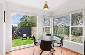 10 Loasby Crescent, Newlands