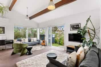 10 Loasby Crescent, Newlands