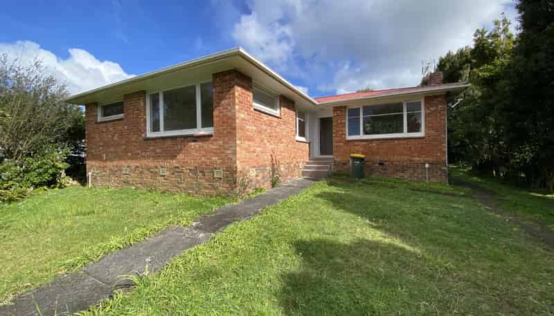 24 Trojan Cres, New Lynn
