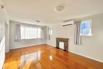 24 Trojan Cres, New Lynn