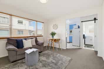 4/56 Brussels Street, Miramar