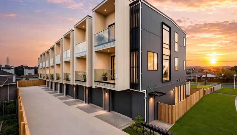 2/4 Toru Street, Te Atatu Peninsula