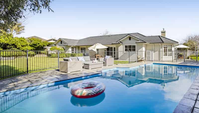 51 Shelter Grove, Frankleigh Park