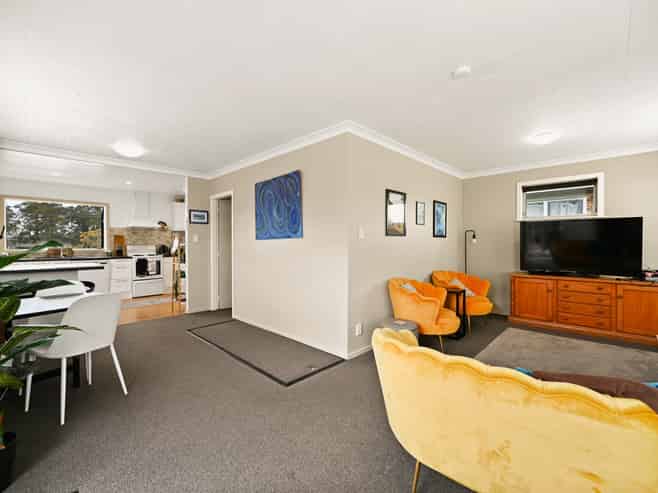 24 Garden Heights Avenue, Glenview