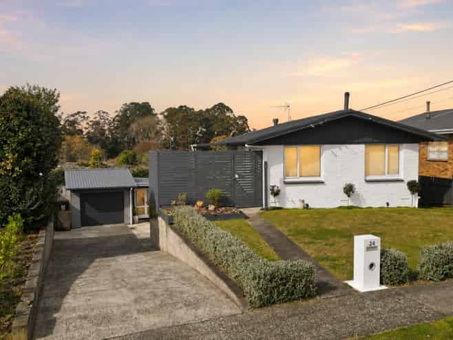 24 Garden Heights Avenue, Glenview