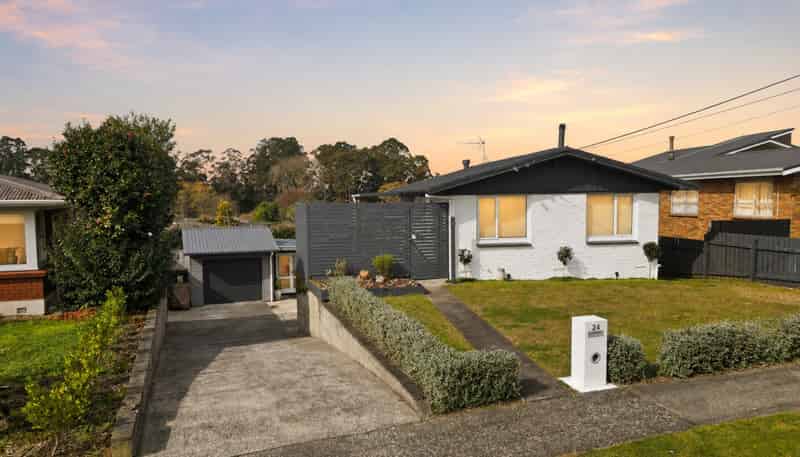 24 Garden Heights Avenue, Glenview